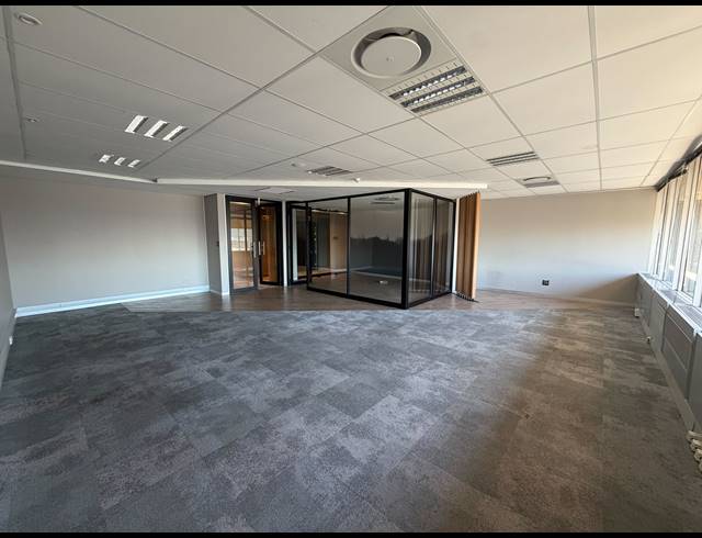 89M² BUILDING TO LET IN CAPE TOWN CITY CENTRE
